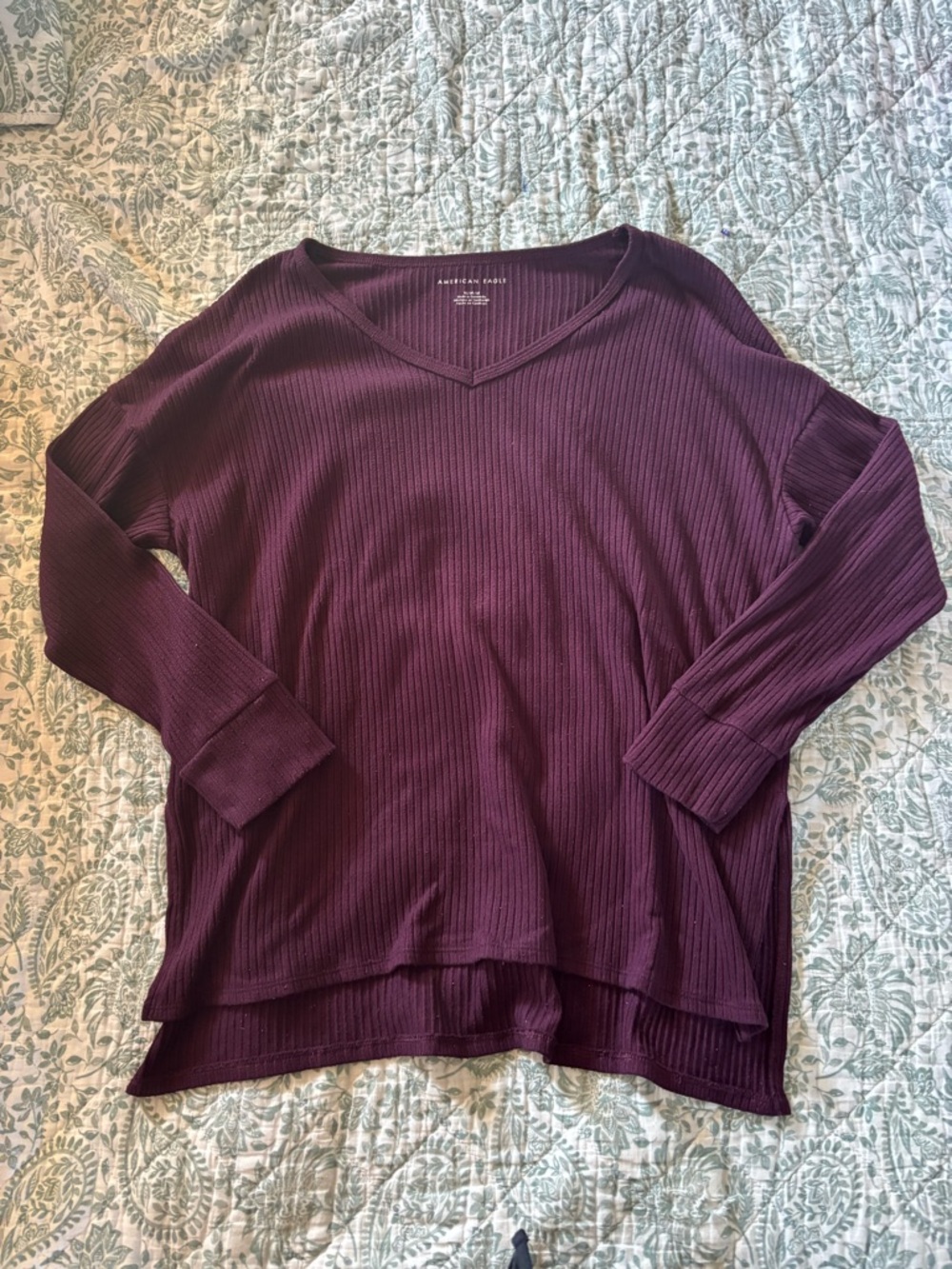 American Eagle Outfitters Ribbed V-Neck Sweater - Plum